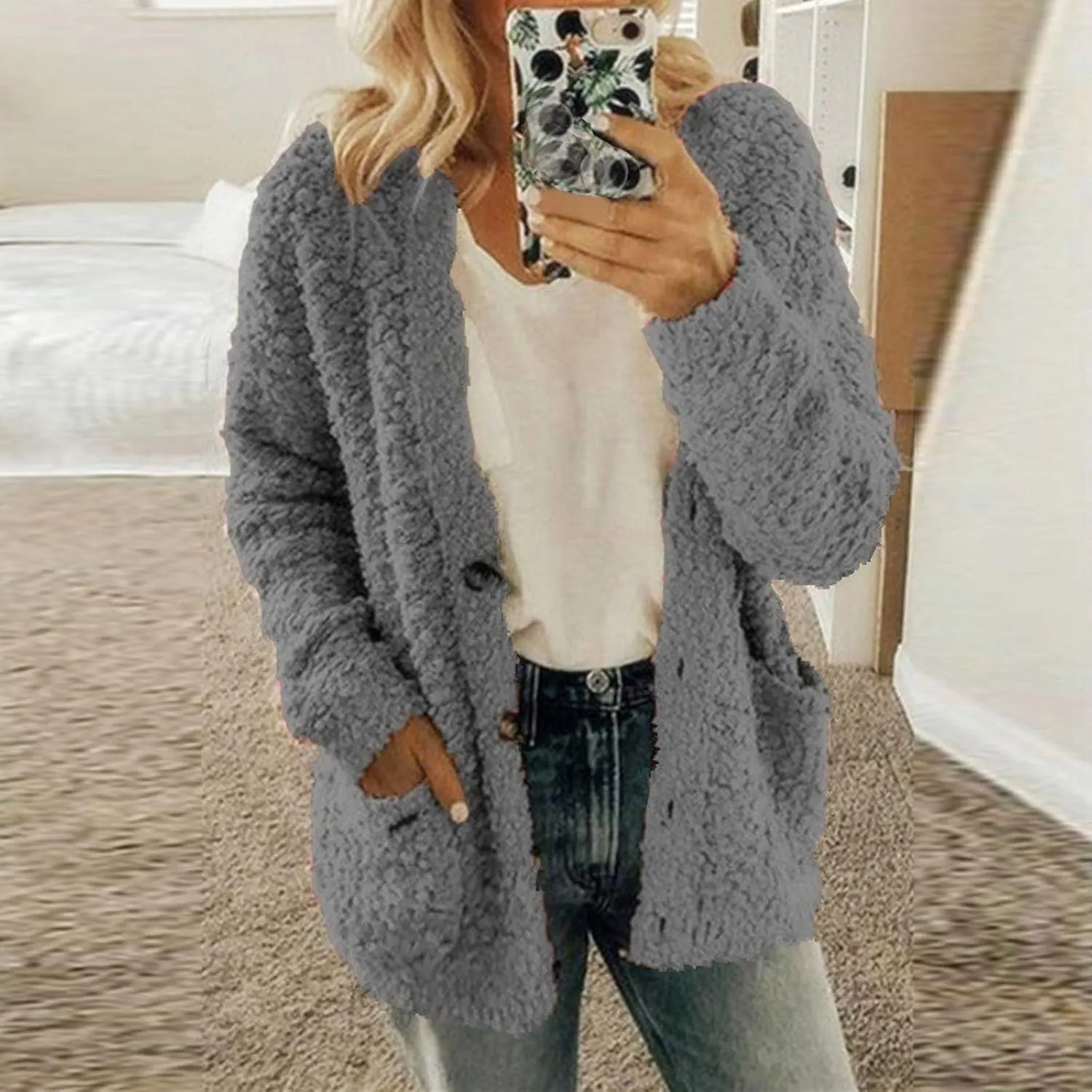 Women's Plush Fuzzy Jacket 2024 Fall Fashion Oversize Button Down Cardigan Casual Long Sleeve Outerwears with Pockets